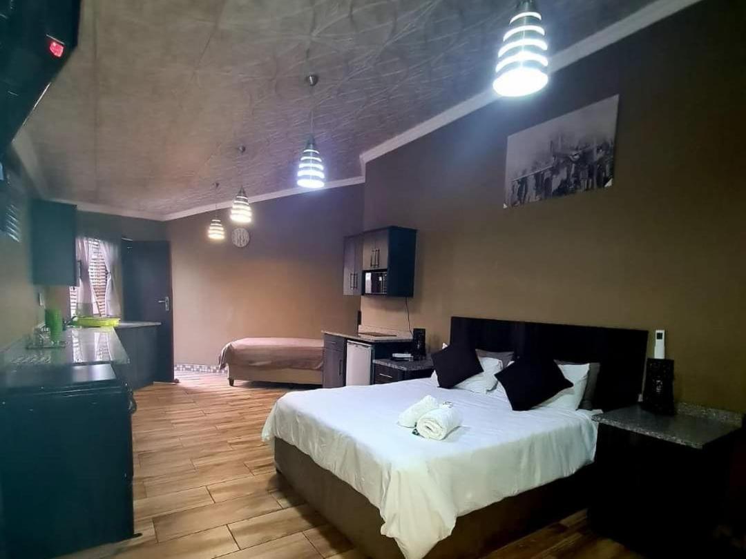 Palm Inn Guesthouse Onverwacht Стая снимка