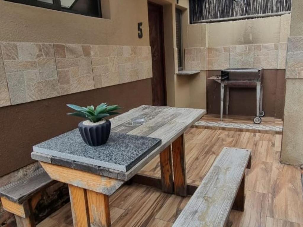 Palm Inn Guesthouse Onverwacht Екстериор снимка
